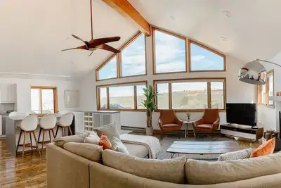 Image de Reservoir Retreat with Hot Tub and Views