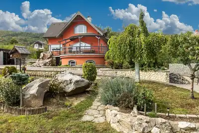 Image de Maison de vacances avec vue panoramique sur le lac Balaton, WiFi, lave-linge