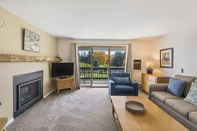 Image de Condo at Stowe`s Toll House | Ski-in/Ski-out!