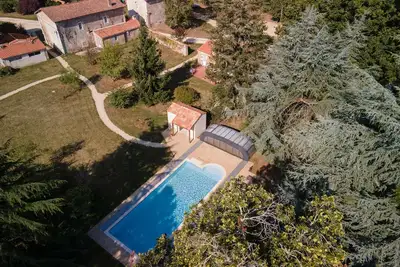 Image de Group of houses of character with heated indoor swimming pool