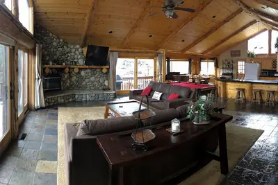 Image de Beautiful Cabin With Hot Tub And Walking Distance to Octoberfest