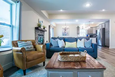 Image de Hot tub, Indoor pool, Fire pit, Dog-friendly | Pineapple Bungalow