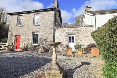 Image de Westmorland Cottage, pet friendly, with a garden in Grange-Over-Sands