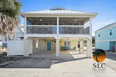 Image de Beach house with ground floor mother in law suite!