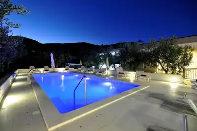 Maison de vacances Kaštel Štafilić pour 1 - 14 personnes avec 7 chambres à coucher - Maison de vacan