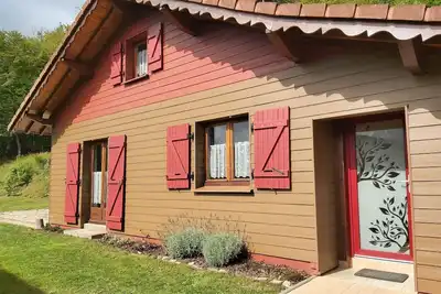 Image de Chalet \"Les Bruyères\", classé 3 étoiles par Gîtes de France Vosges (2020).