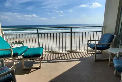 Image de Dolphin View-oceanfront condo with large balcony overlooking no drive beach.