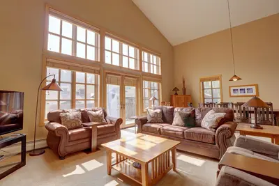 Image de Largest Passage Point Condo with Hot Tub, Vaulted Ceilings, Huge Balcony - Pp514