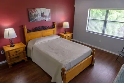 Image de Your Home Away From Home! Kitchenette, 2 Outdoor Pool and Hot Tub, Free Parking