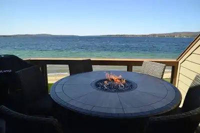 Image de Beautiful 4 bedroom Harborage Condo on Lake Charlevoix in Boyne City