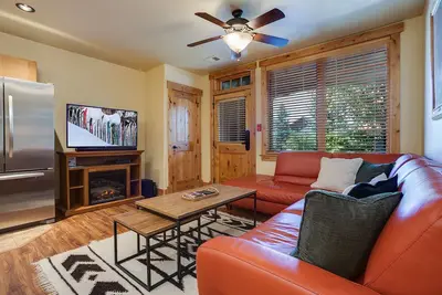 Image de Bl6113 | Gorgeous Condo | Easy Walk to Mtn Village | 4 Pools | Perfect Getaway