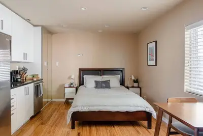 Image de Modern Stanford Studio Within Easy Reach of Tech Giants