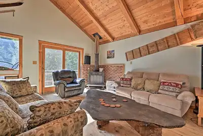 Image de Remote Cabin w/ Fire Pit: 3 Miles to Stowe Mtn!