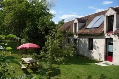 Image de Gîte calme en forêt d'Orléans avec jardin, idéal pour familles