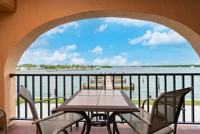 Image de Bay Time - Waterfront - Walk to beach and restaurants - Dock your boat