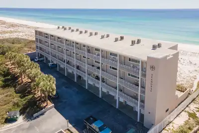 Image de Sept Savings! The Gulf views from this Seahorse property are simply stunning!