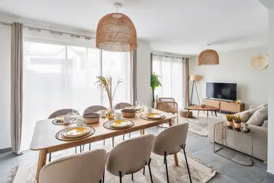 Image de Maison Elleviou - Grande Maison Ă deux pas du centre