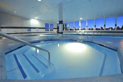 Image de Breathtaking View! Idaho Falls, 2 Comfy Units! Pool, Spa, Jacuzzi!