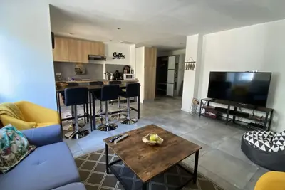 Image de Apartment 5 min walk from the seaside 58m2<br>Parking space with pergola