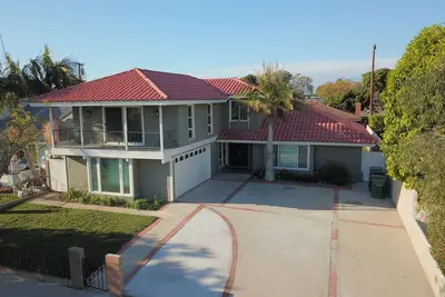 Image de Spacious 5-Bedroom Retreat Near Disneyland, Beaches & Shopping
