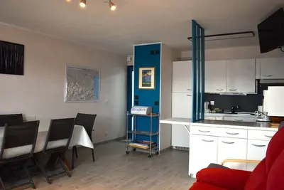 Image de Appartement Spacieux 4 Pièces en Centre-Ville avec Cuisine Équipée et Chambres Confortables