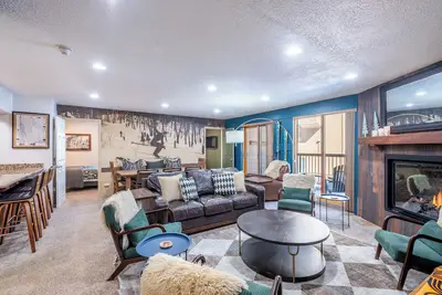Image de Ski-in/Out 3 Bedroom/3 Bath Center Village. Ski to your deck! ! ! Free WiFi