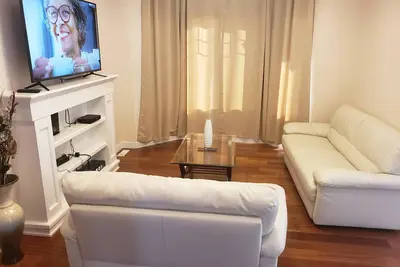 Image de Stylish Heritage 5 Br House Ideal For Long Stays - With Jacuzzi