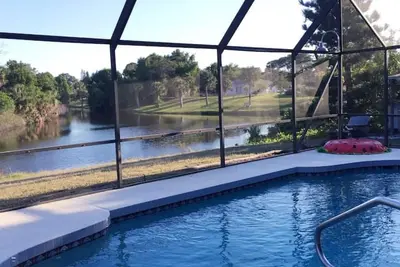 Image de Spotless Cozy House On a Waterfont + Pool