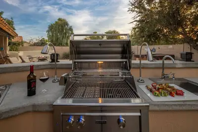 Image de Beautiful Scottsdale Home with Heated Pool & Spa