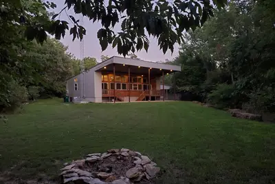 Image de Serene Lake Home
