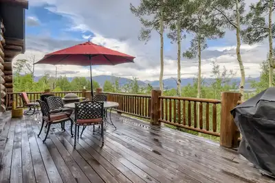 Image de Platinum Mountain Home Getaway, Private Hot Tub, Nearby Outdoor Activities!
