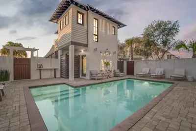 Image de Steps From Rosemary! Private Pool, Carriage House!