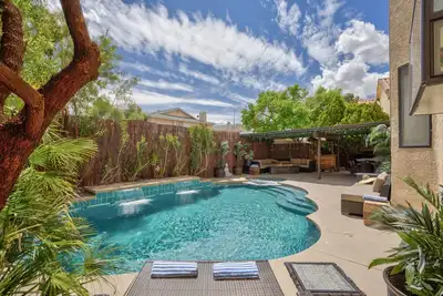 Image de Extraordinary Private Pool/Spa Villa w/man cave