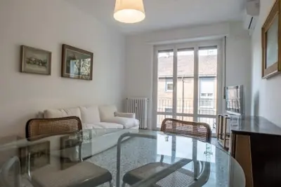 Image de Elegant and bright three-room apartment
