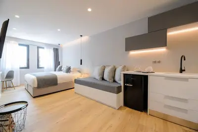 Easy Living Twin or Double room with City view - Convo 212 Aparthotel