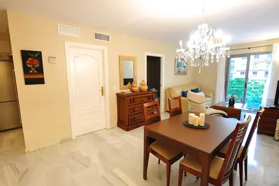 Image de Renthas offers an apartment in the emblematic Plaza de las Flores in the heart of Malaga