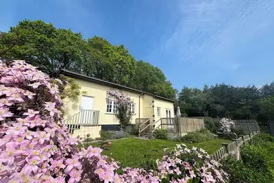 Image de Peaceful country cottage with beautiful river views, family and dog friendly