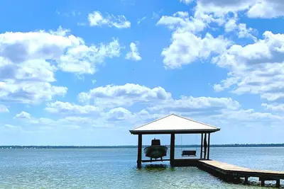 Serenity Cottage on Lake June