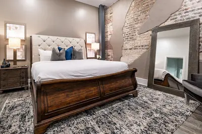 Image de Spacious | Skylight | No Windows In Rooms! Perfect For Sleeping After A Night Out! | The Abita