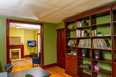 Image de ☀️ Walk Score 90 ☀️ Spectrum Tv Hbo ☀️ Comfy Beds