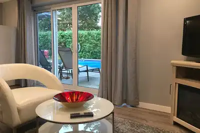 Image de Starlight Poolside ~ 1 bedroom suite
