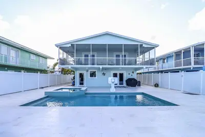 Image de Paradise on the Canal with Ocean Access including Pool & Spa