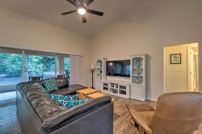 Image de Breezy Gulf Coast Getaway ~ 4 Mi to Beach Park