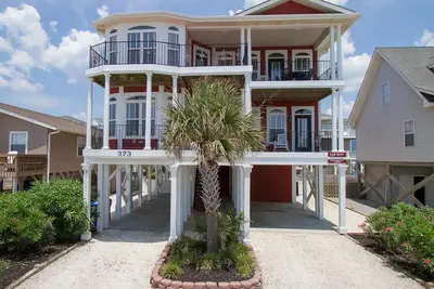 Image de Large Home with Beach Views and Pool and elevator