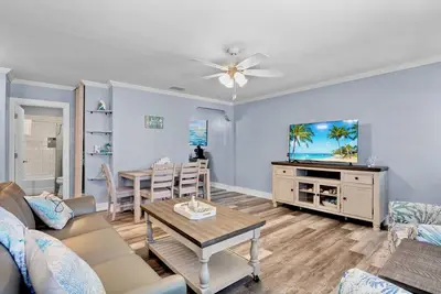 Image de Family Friendly Home with Pool, 4 mins to Beach! - Starfish Cove, B
