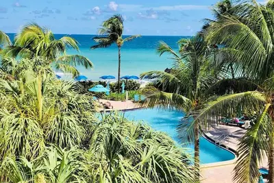 Image de Large 2 Bedroom Oceanfront Condo at Tides Hollywood/Hallandale Beach! On Beach!