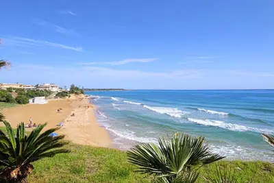 Image de Two-story apartment a few steps from the beach, with sea view balcony!