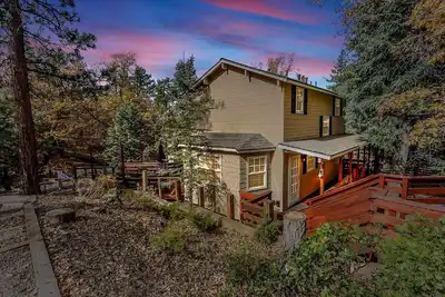 Image de Playful Pines Haven, close to Village