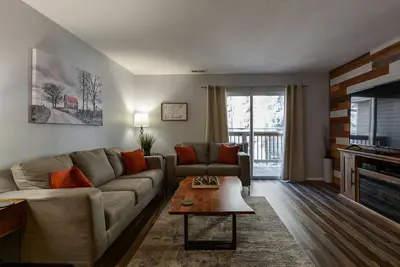 3 Bedroom Condo 🛍️Easy access to The Strip and Sdc! 🎢 (Vin2912-3)