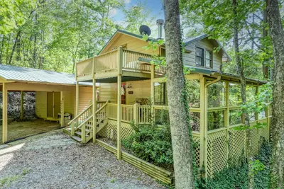 Image de Cozy Blue Ridge Cabin Available! Jacuzzi*Fireplaces*Wifi*Decks*Arcade*